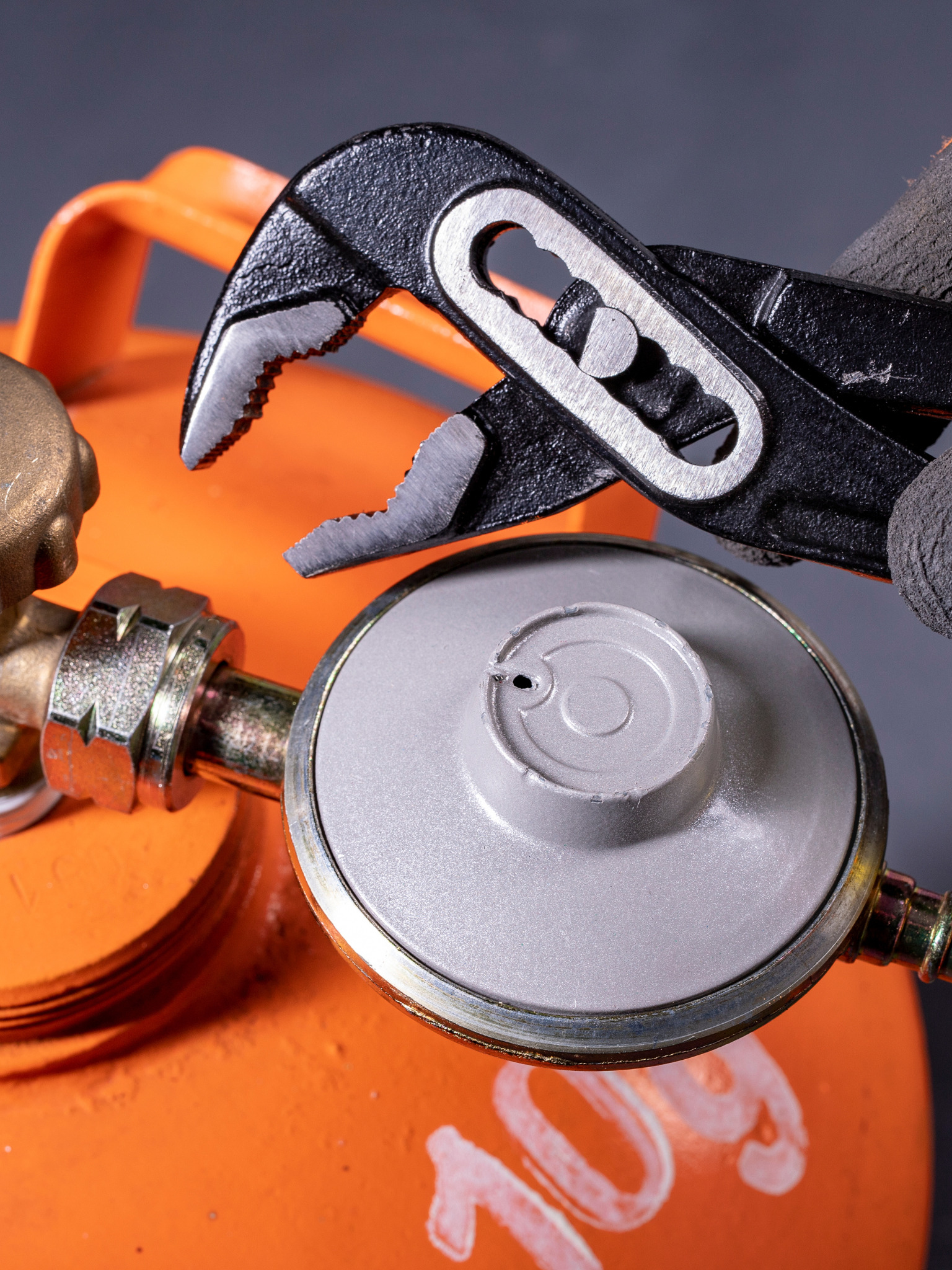 gas safe registered engineer near me Batley, WF17